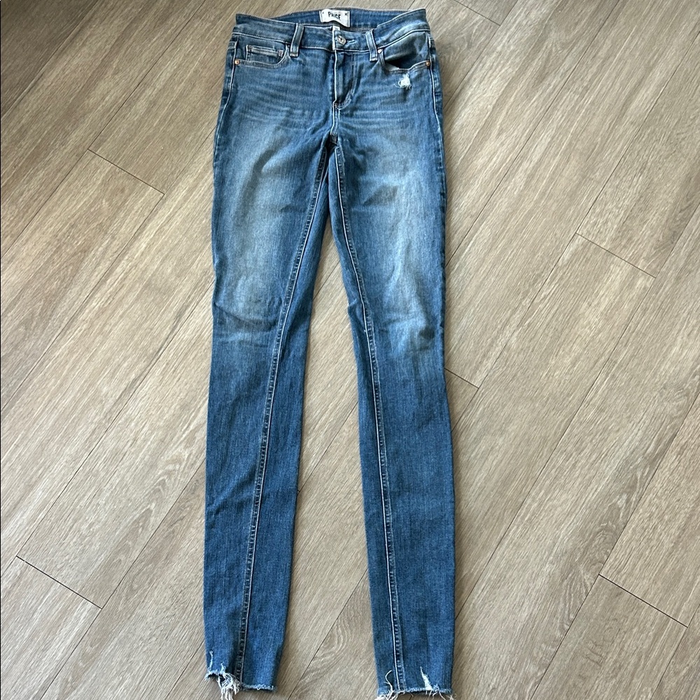 PAIGE Skinny Jeans in Medium Blue Denim with Frayed Hem